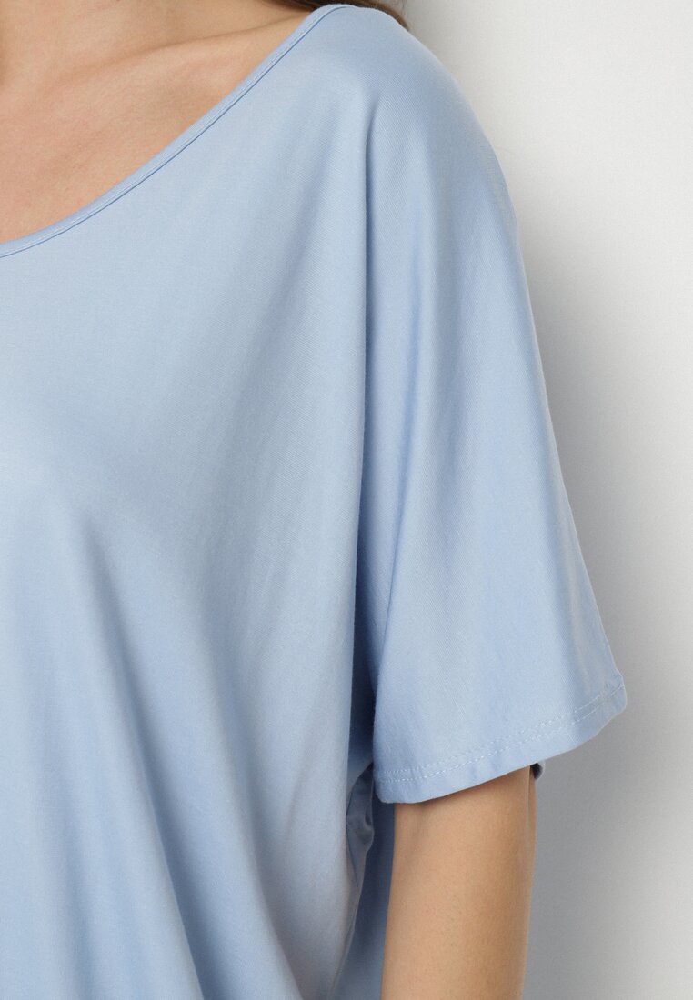 Jasnoniebieski T-shirt z Wiskozą o Kroju Nietoperza Liosma