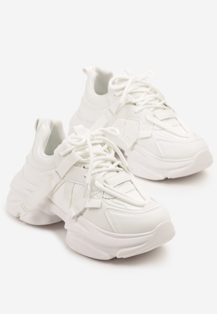 Białe Sneakersy na Grubej Podeszwie Ozdobione Tłoczeniem Soniella