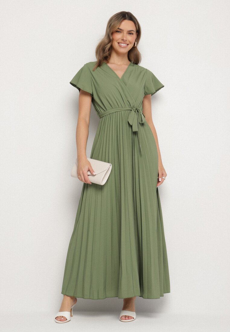 Ciemnozielona Elegancka Sukienka Maxi w Plisy z Kopertowym Dekoltem i Wiązaniem Thessi
