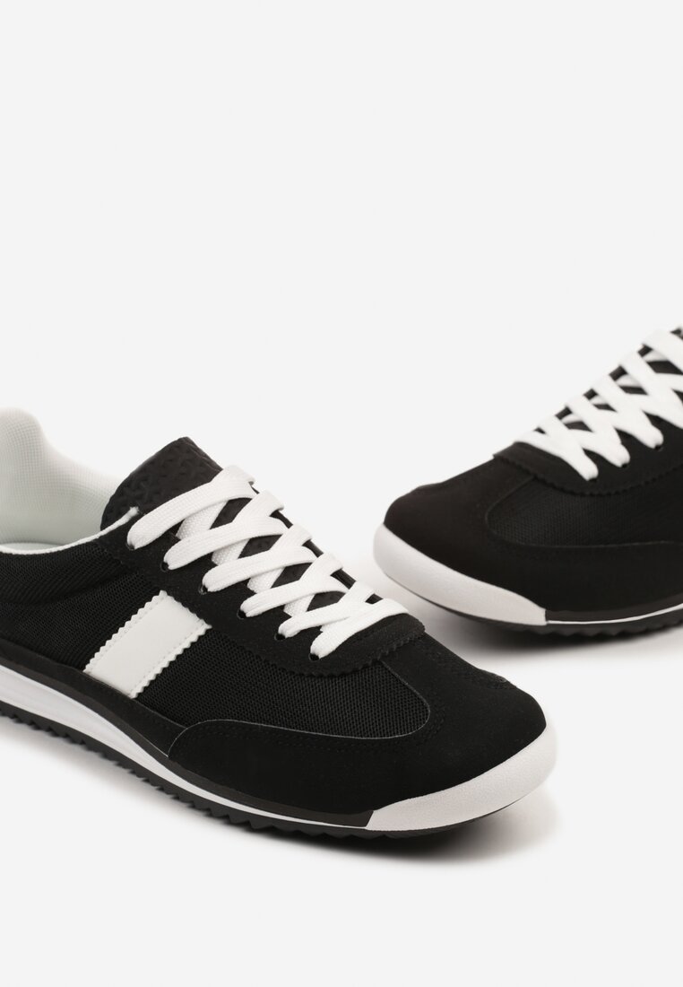Czarne Sneakersy z Ozdobnym Paskiem Cleota
