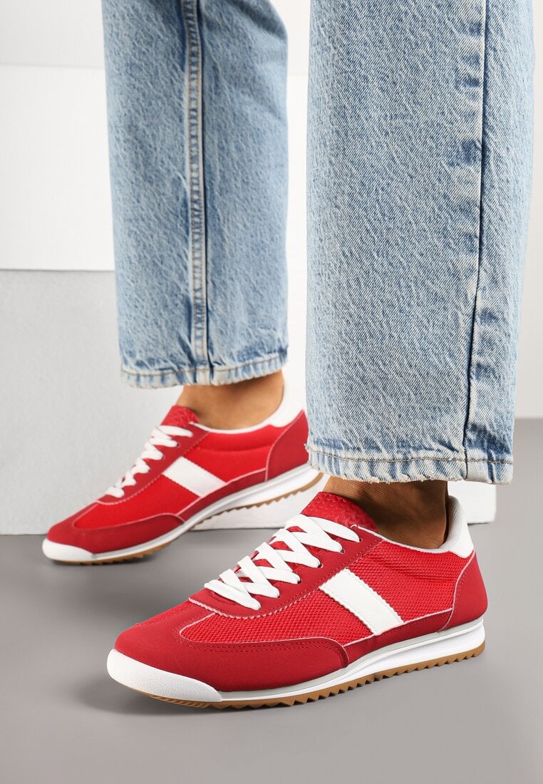 Czerwone Sneakersy z Ozdobnym Paskiem Cleota