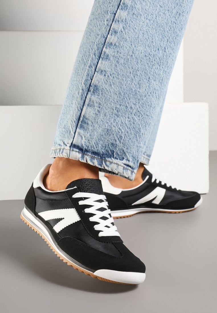 Czarne Sneakersy z Geometrycznym Wzorem Clesanna