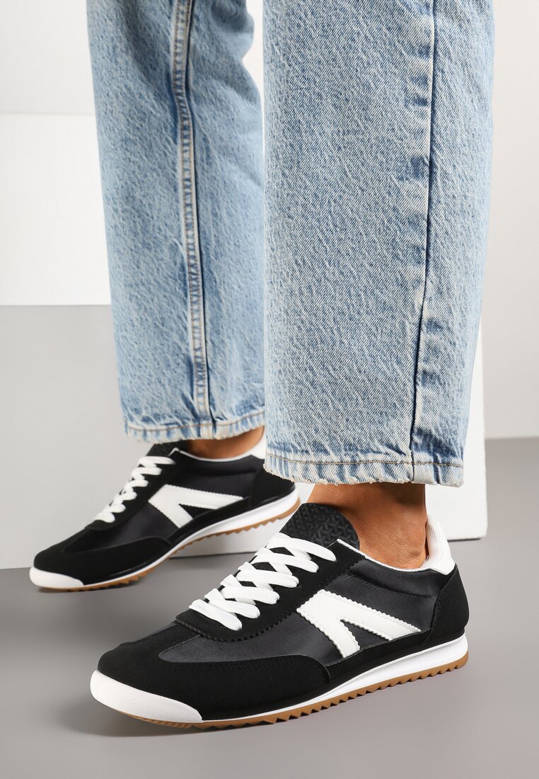 Czarne Sneakersy z Geometrycznym Wzorem Clesanna
