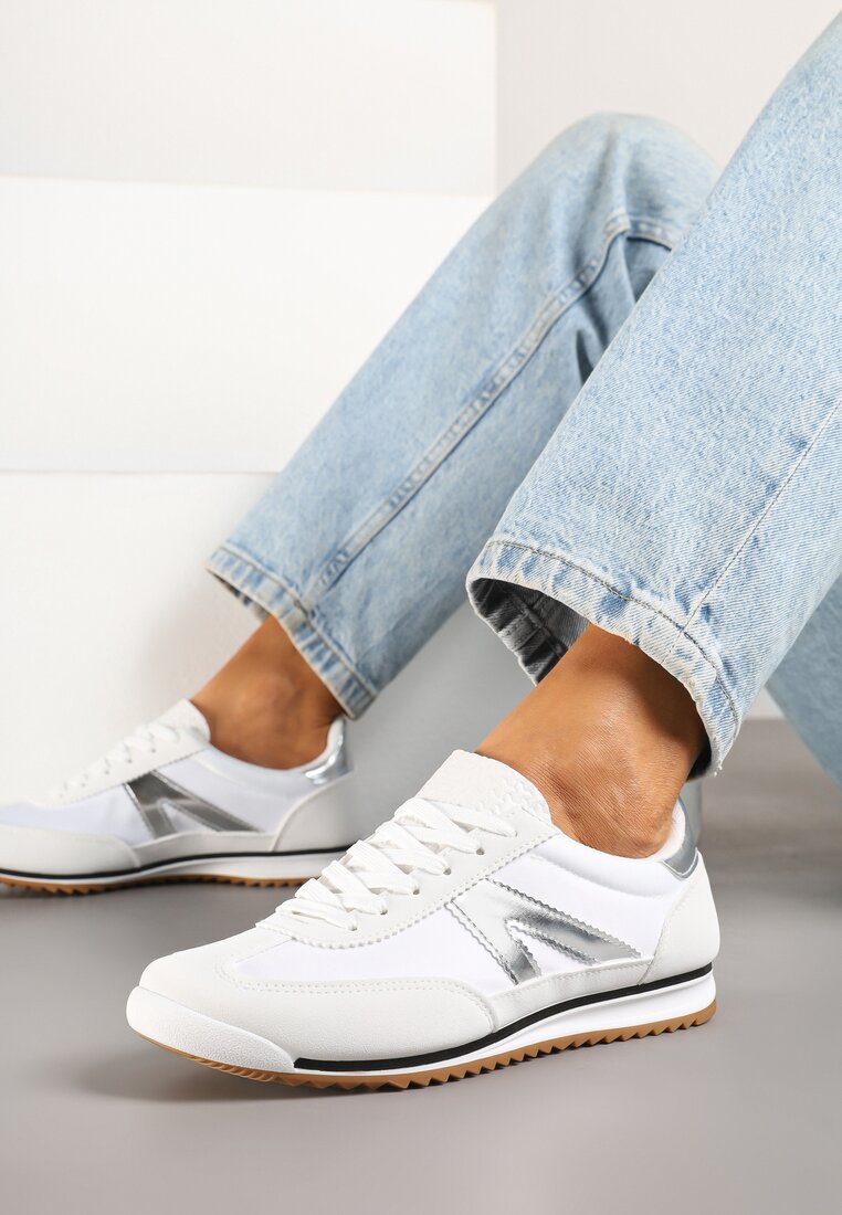 Białe Sneakersy z Geometrycznym Wzorem Clesanna