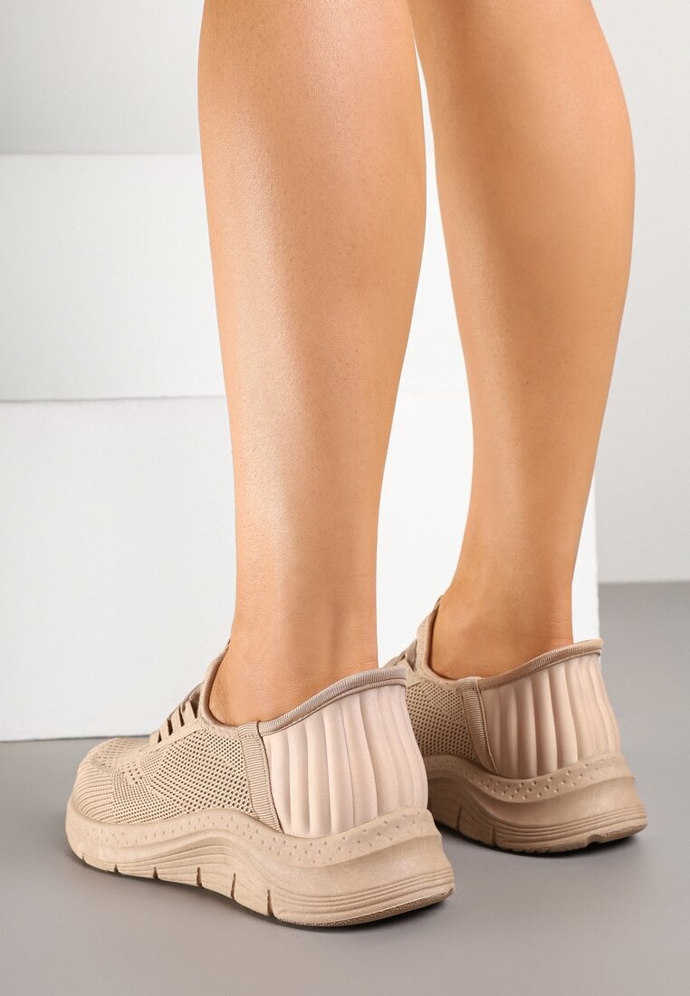 Ciemnobeżowe Siateczkowe Buty Sportowe Sneakersy Wsuwane z Ozdobnym Sznurowaniem Terelea