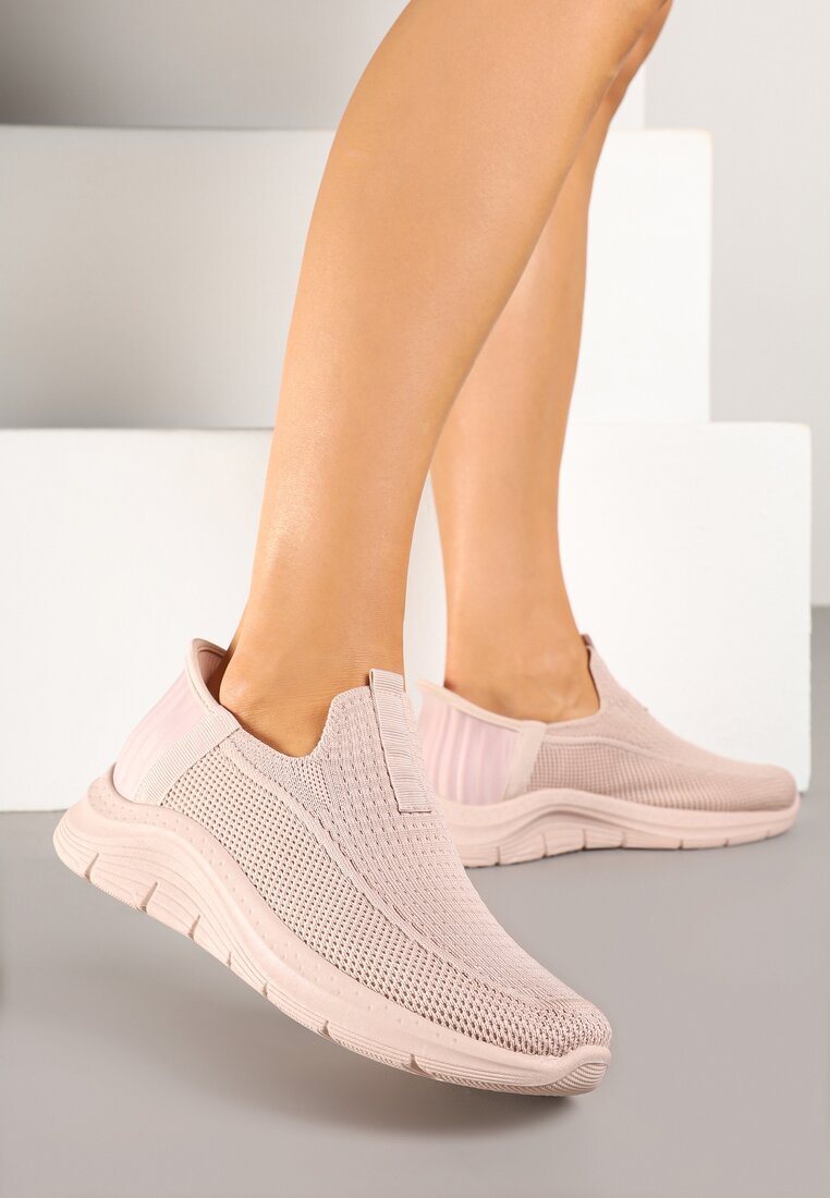 Jasnoróżowe Wsuwane Buty Sportowe Sneakersy na Tłoczonej Podeszwie Fadema