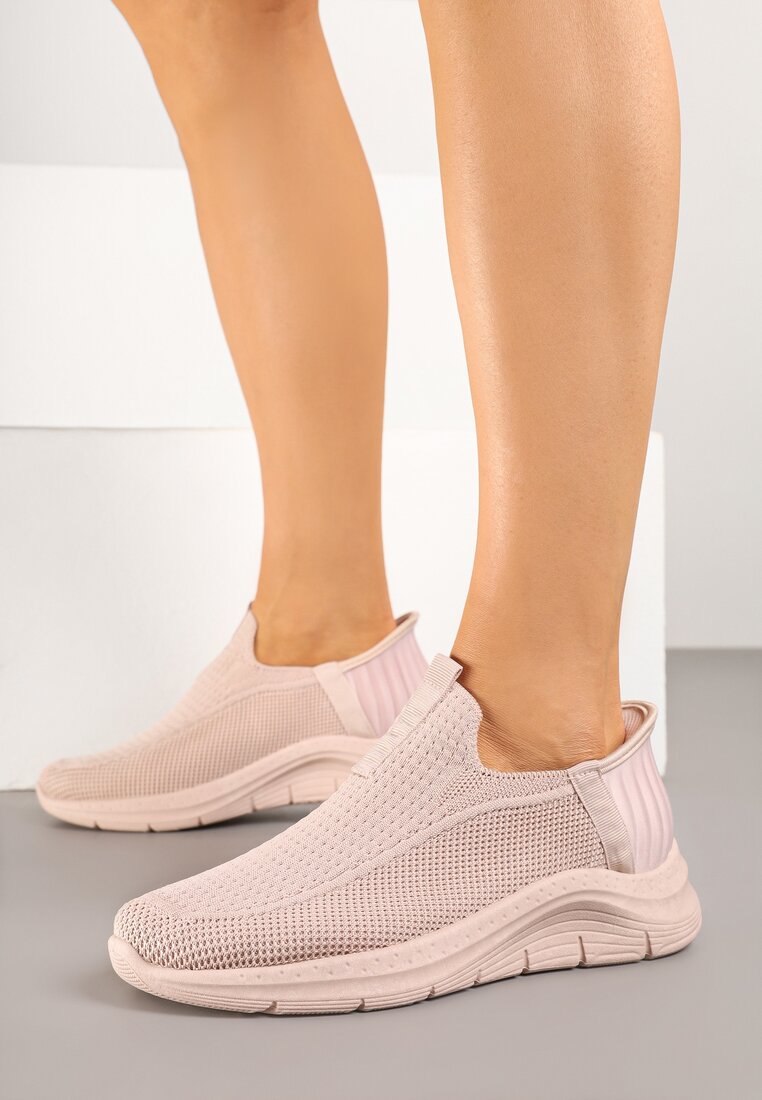 Jasnoróżowe Wsuwane Buty Sportowe Sneakersy na Tłoczonej Podeszwie Fadema