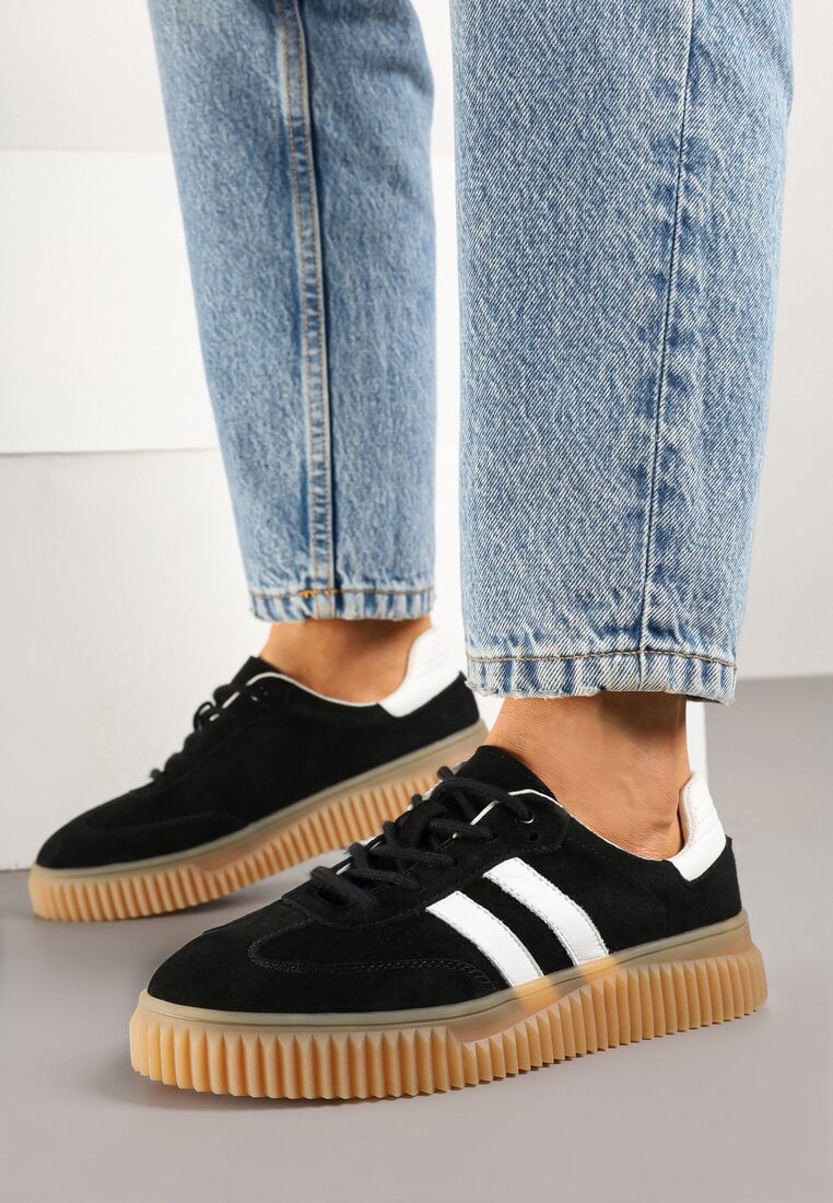 Czarne Sneakersy z Naturalnego Zamszu na Grubej Tłoczonej Podeszwie Teneskela