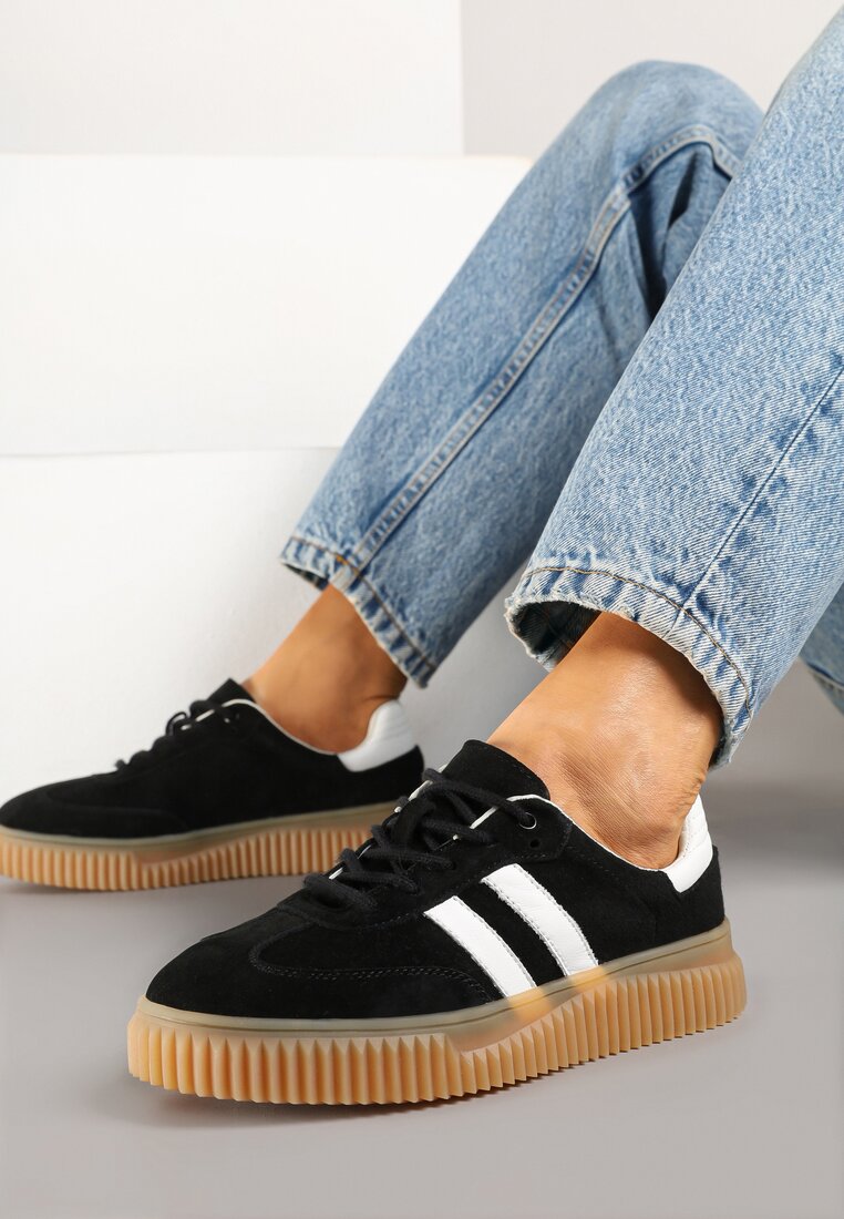 Czarne Sneakersy z Naturalnego Zamszu na Grubej Tłoczonej Podeszwie Teneskela