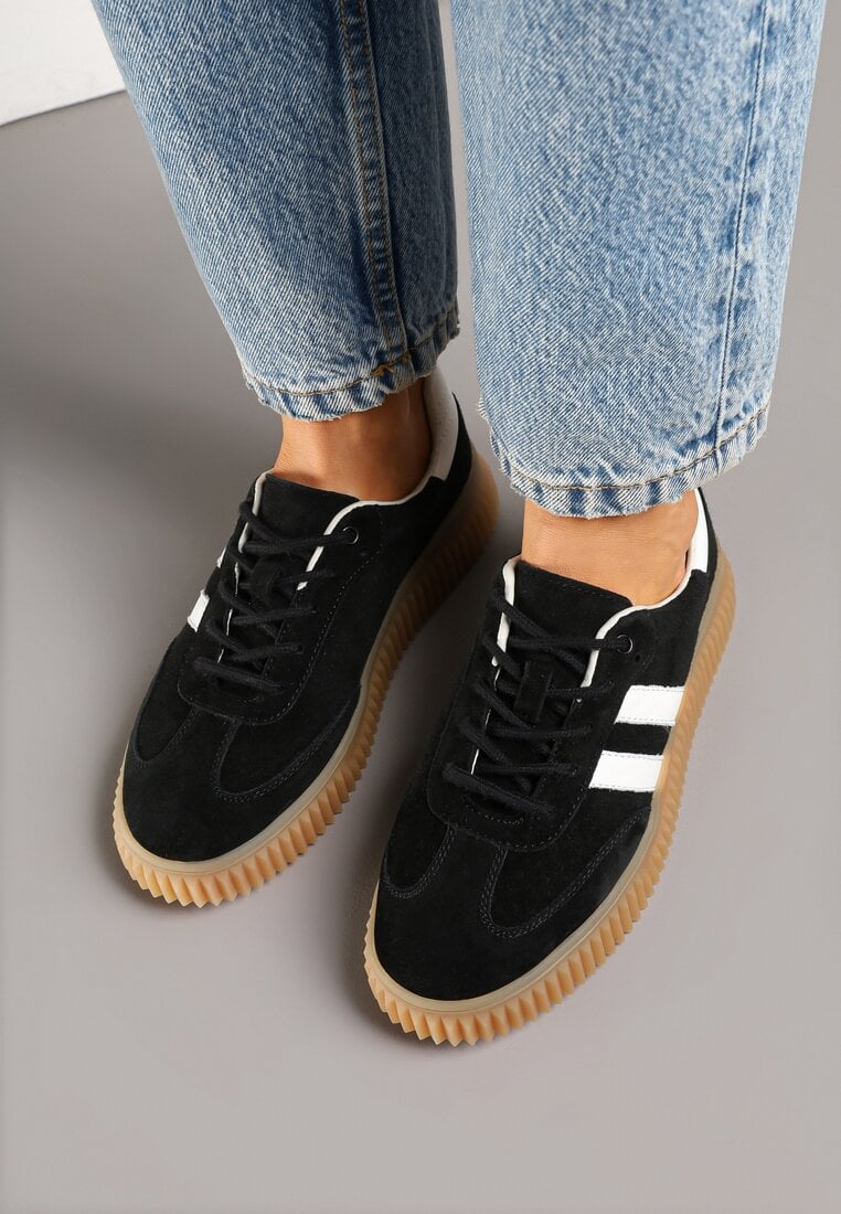 Czarne Sneakersy z Naturalnego Zamszu na Grubej Tłoczonej Podeszwie Teneskela