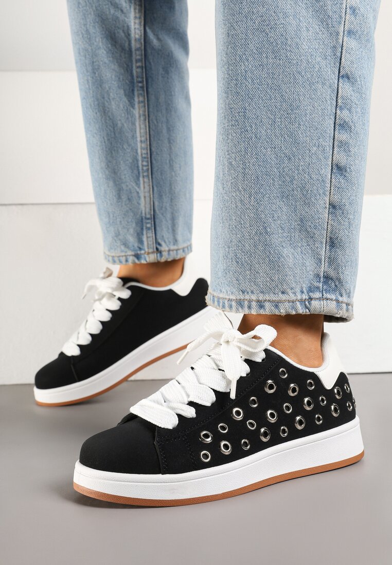 Czarne Sneakersy Ozdobione Nitami Felorenia