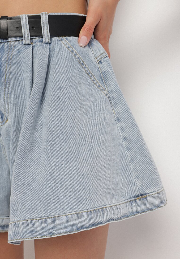 Pantaloni scurți Albastru deschis