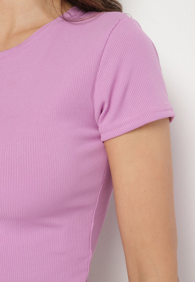 Jasnofioletowy T-shirt z Prążkowanego Materiału o Krótkim Kroju Telunna