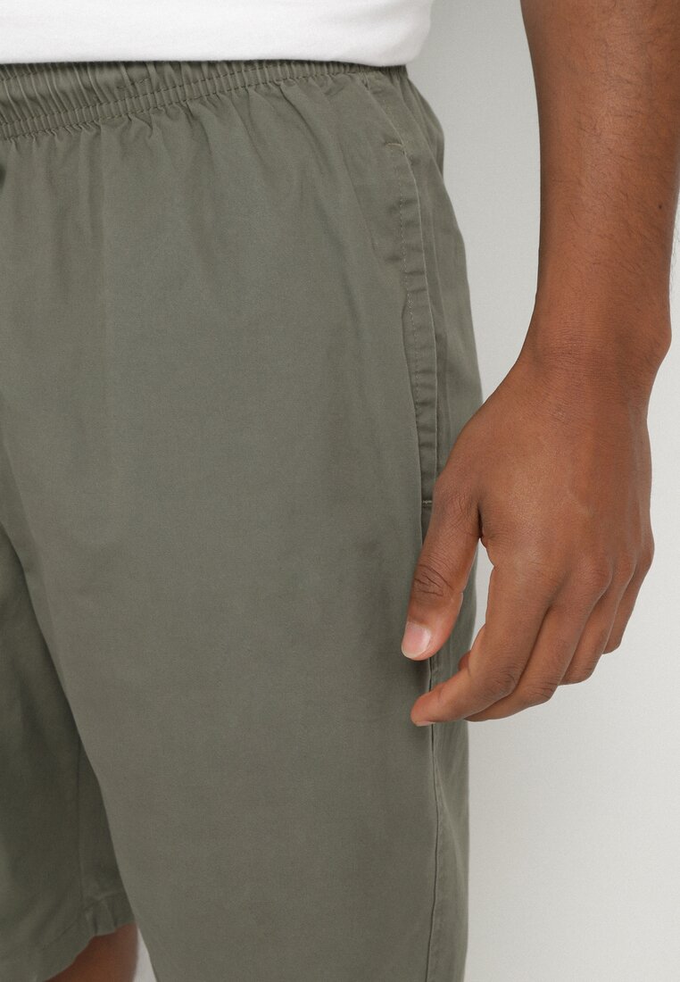 Pantaloni scurți Verde închis