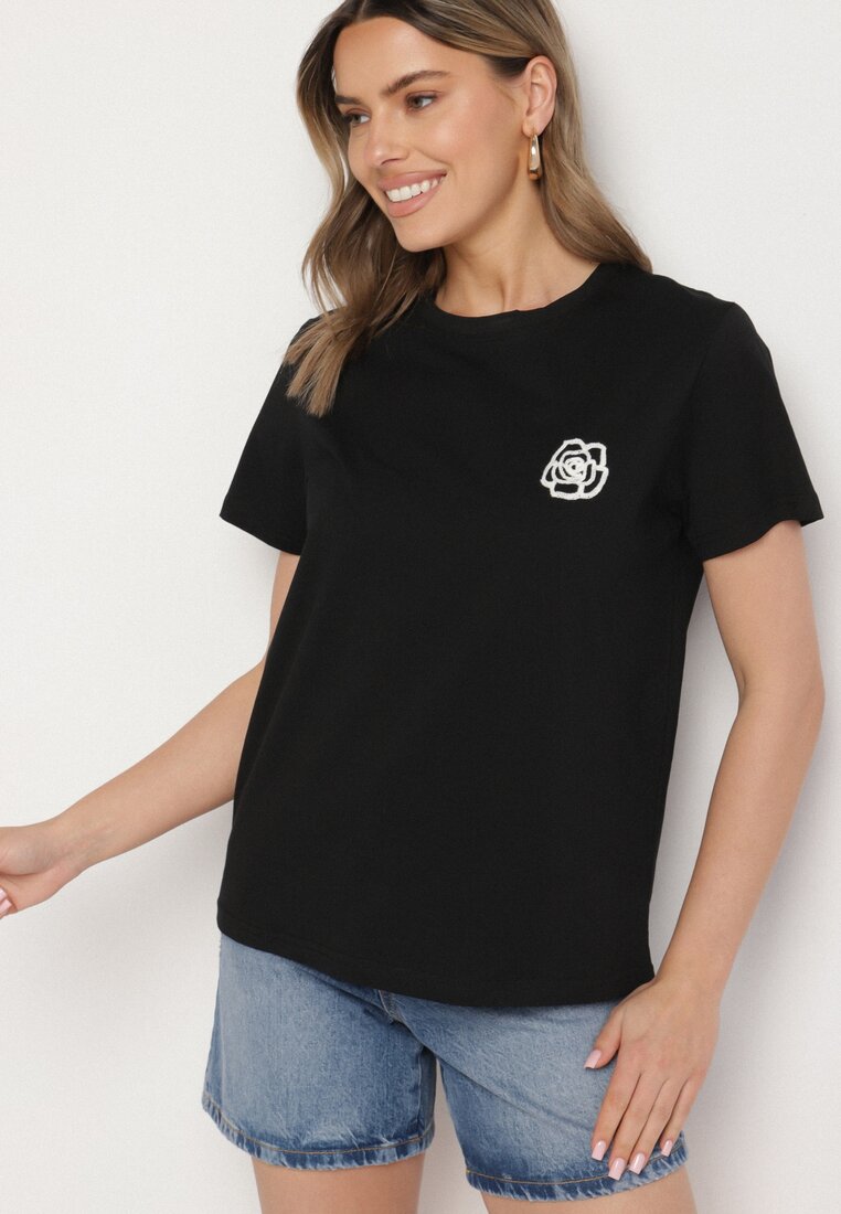 Czarny T-shirt z Bawełny Ozdobiony Naszywką Firolee