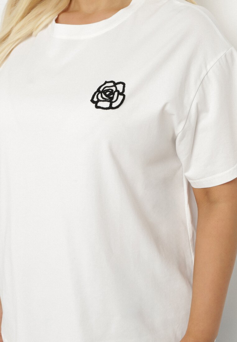 Biały T-shirt z Bawełny z Naszywką Kwiatu Firirene