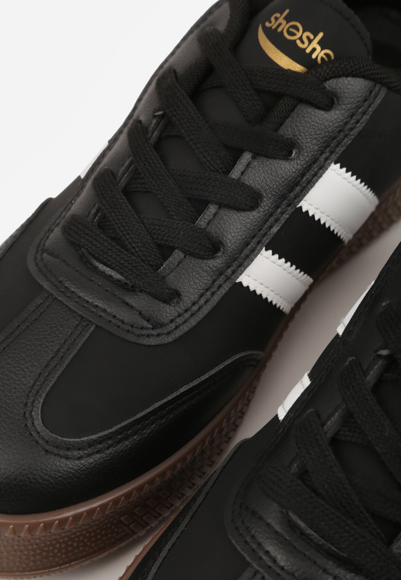 Czarno-Białe Sneakersy w Stylu Tenisówek z Paskami na Boku Saliena