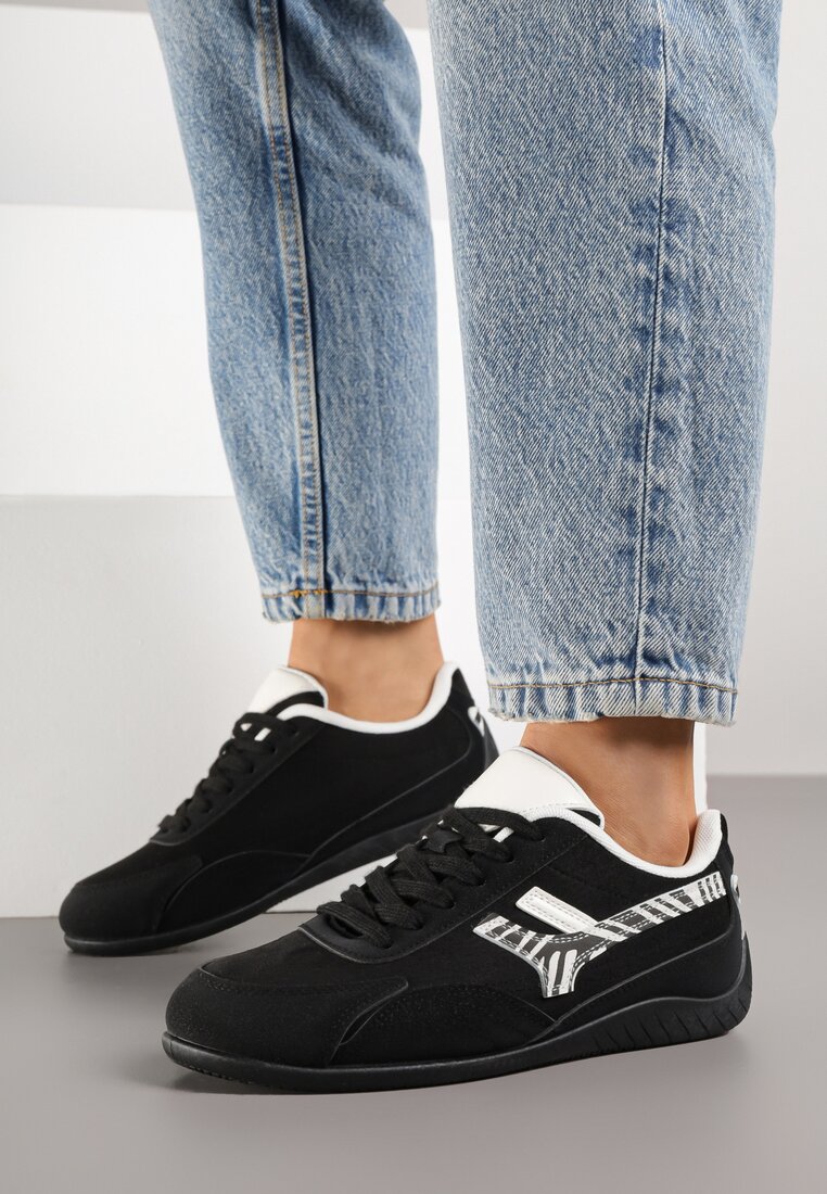 Czarne Sneakersy Ozdobione Geometrycznym Wzorem w Zeberkę Arulia