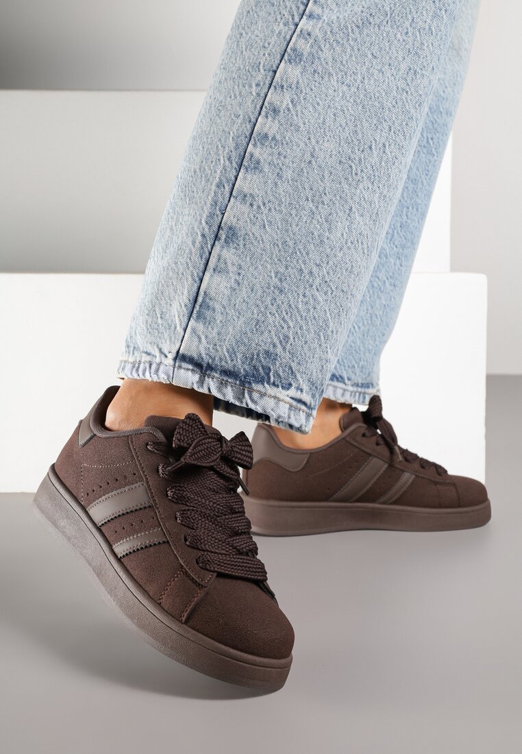 Brązowe Sneakersy z Ozdobnymi Naszywkami z Boku Galdexis