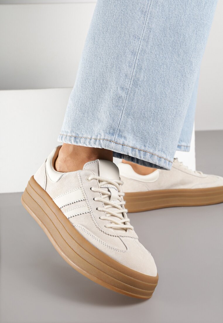 Jasnobeżowe Zamszowe Sneakersy na Grubej Podeszwie z Paskami i Skórzaną Wkładką Felenne