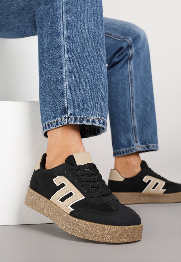 Czarne Sneakersy z Geometrycznym Wzorem Adelnaria