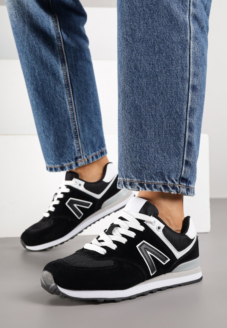 Czarno-Białe Sneakersy z Geometrycznym Wzorem Rilanea