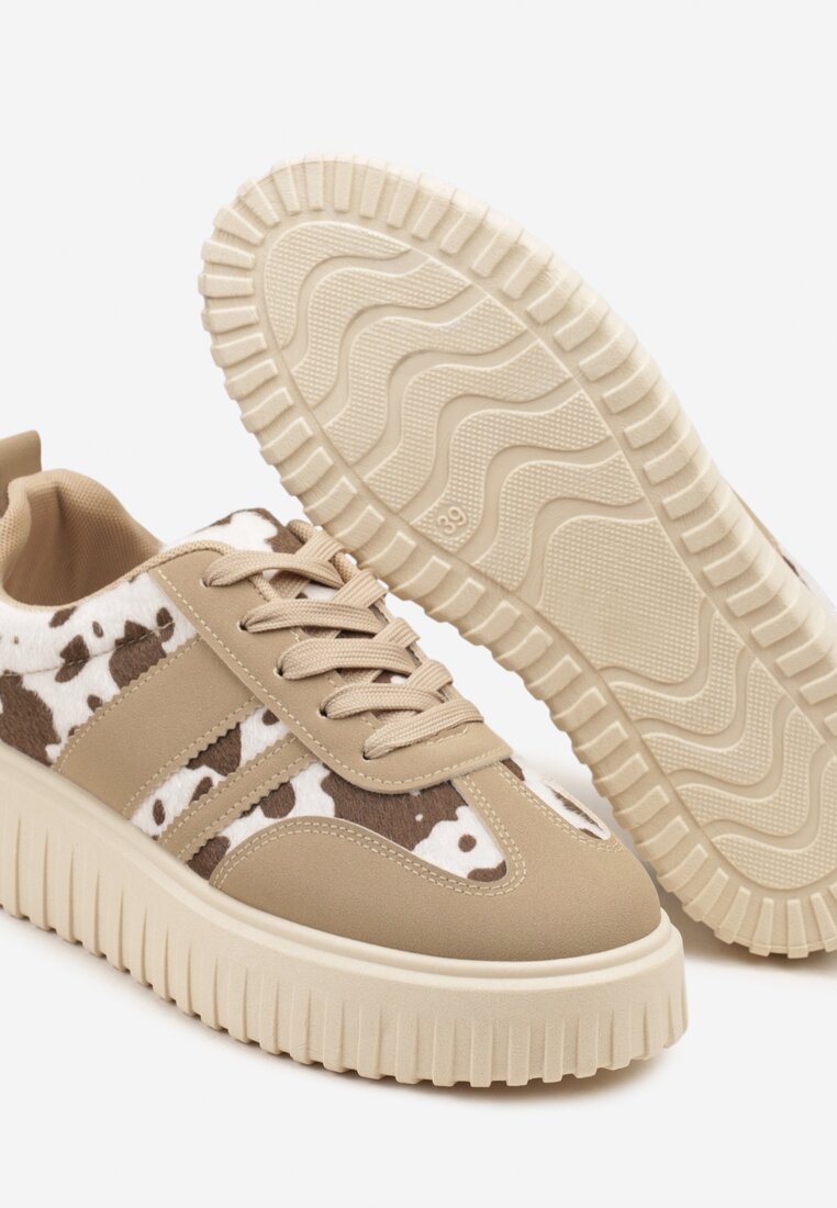 Czarno-Białe Sneakersy na Grubej Podeszwie z Tłoczeniem Rilunessa