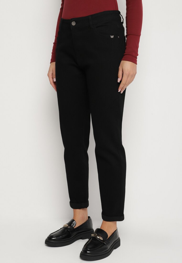 Czarne Casualowe Jeansy o Kroju Mom Fit Arettia