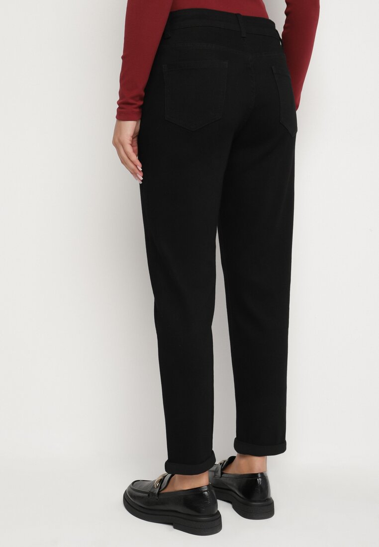 Czarne Casualowe Jeansy o Kroju Mom Fit Arettia