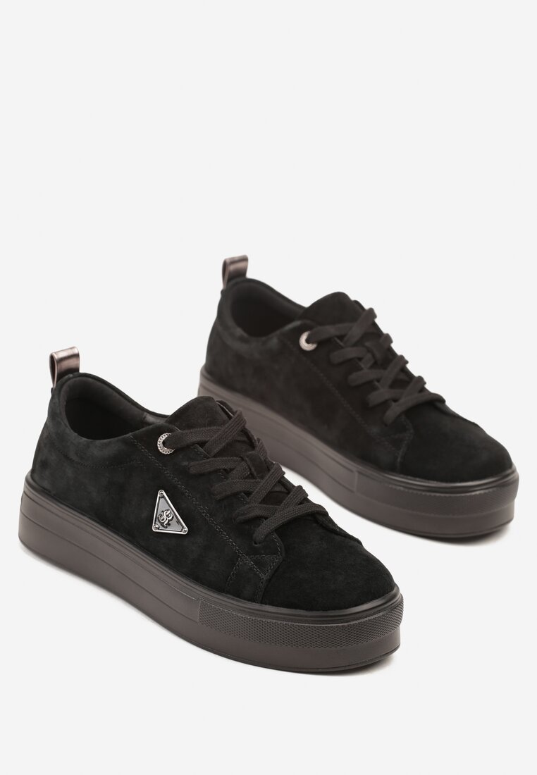 Czarne Zamszowe Sneakersy na Grubej Podeszwie z Metaliczną Ozdobą Messle