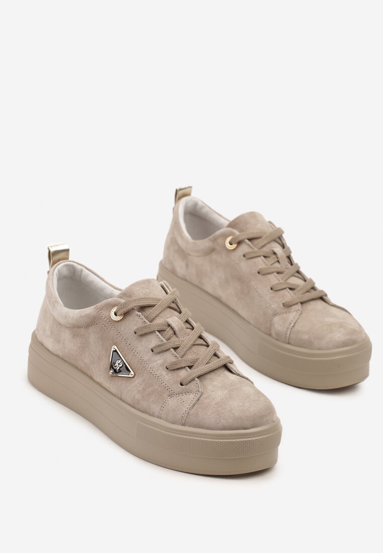 Szare Zamszowe Sneakersy na Grubej Podeszwie z Metaliczną Ozdobą Messle