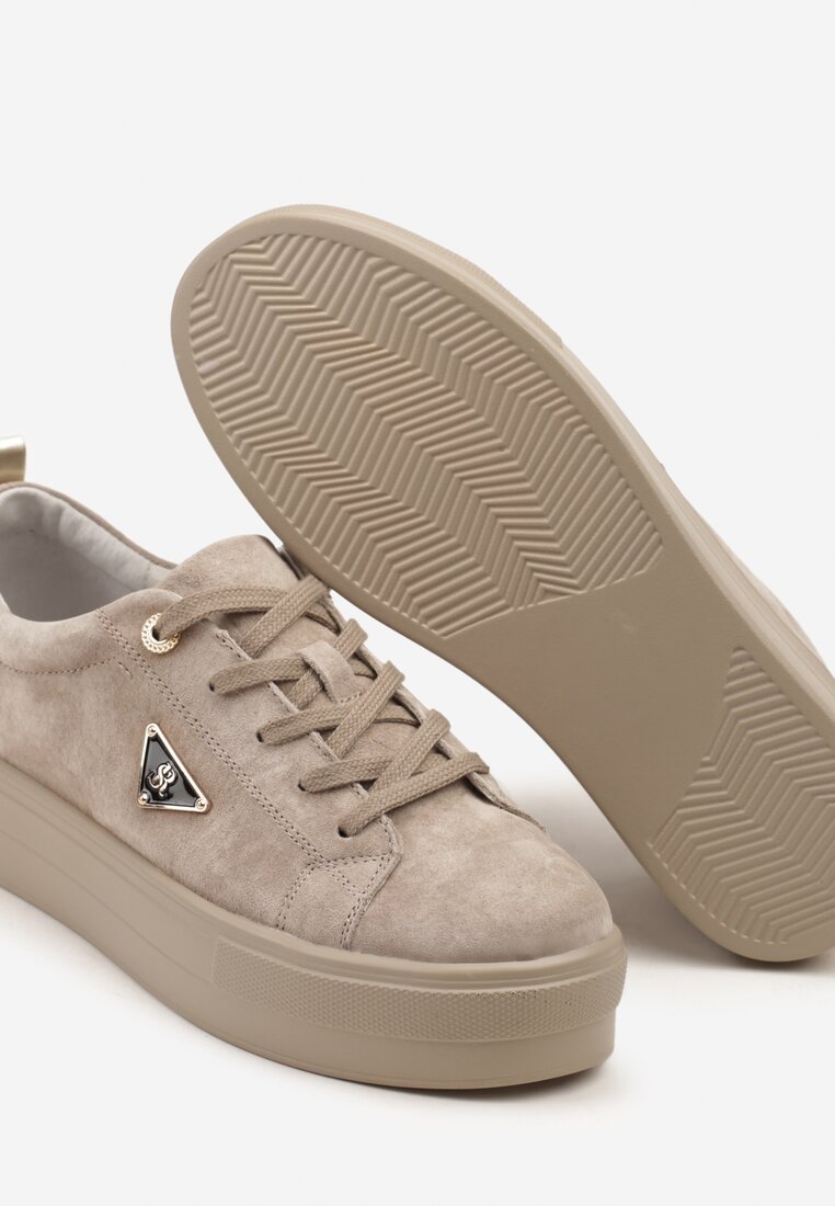 Szare Zamszowe Sneakersy na Grubej Podeszwie z Metaliczną Ozdobą Messle