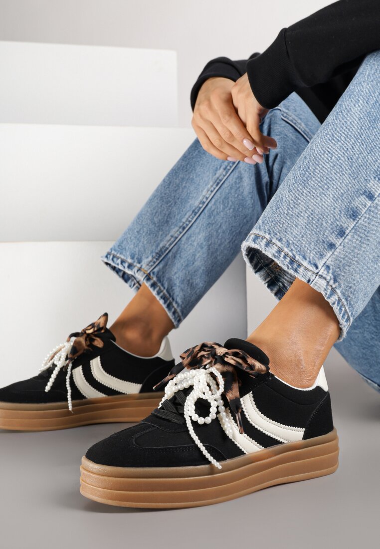 Czarne Sneakersy w Stylu Tenisówek na Grubej Podeszwie z Tłoczeniem i Perłami Asortte