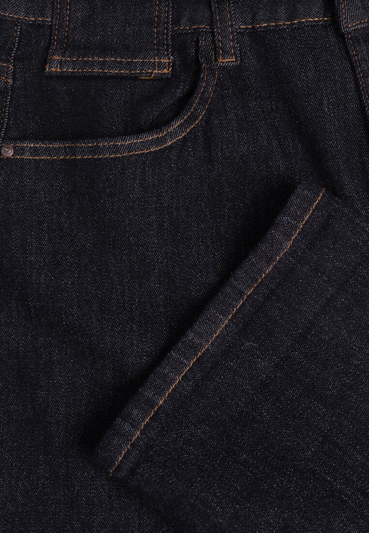 Granatowe Klasyczne Jeansy o Kroju Mom Fit Amartia