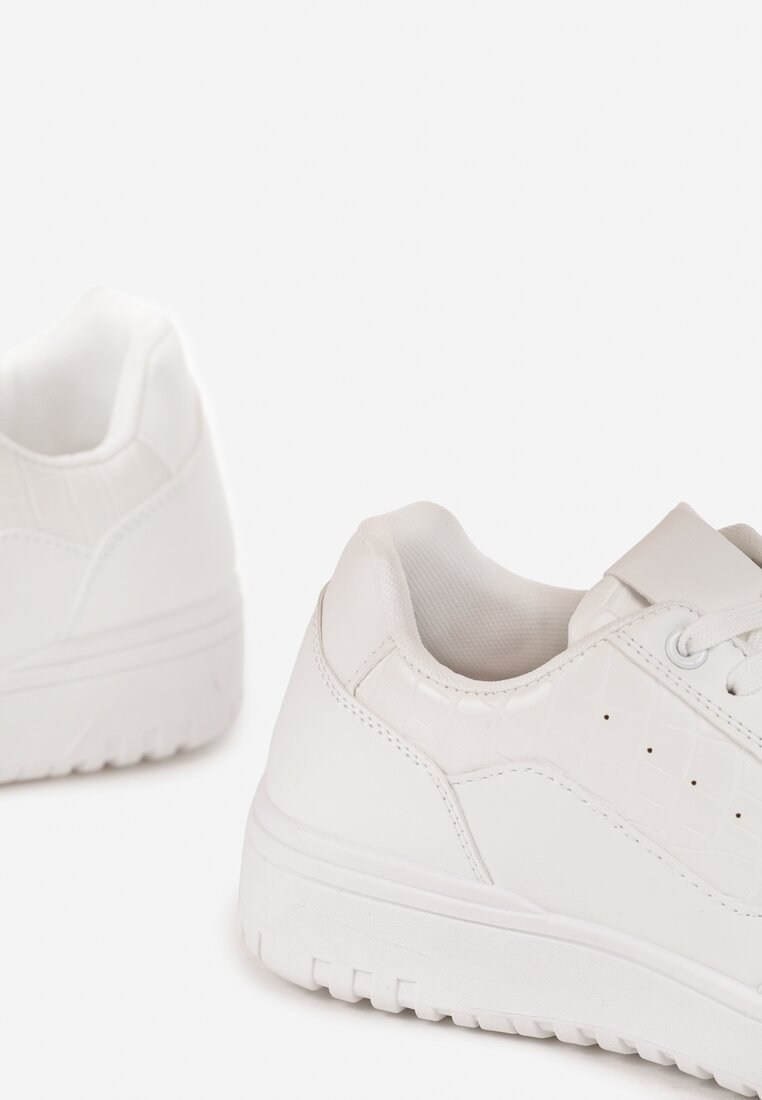 Białe Sneakersy z Geometrycznym Wzorem i Perforacją Idellie
