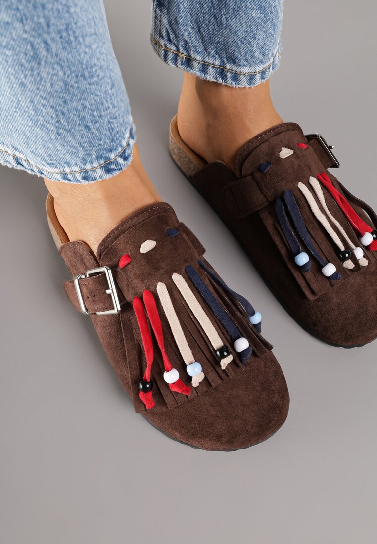 Brązowe Klapki Mule w Stylu Boho z Ozdobnymi Frędzlami Varre