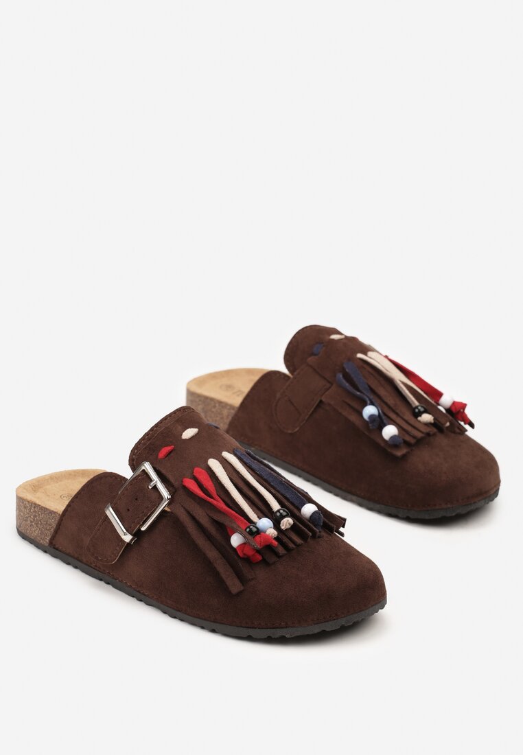 Brązowe Klapki Mule w Stylu Boho z Ozdobnymi Frędzlami Varre