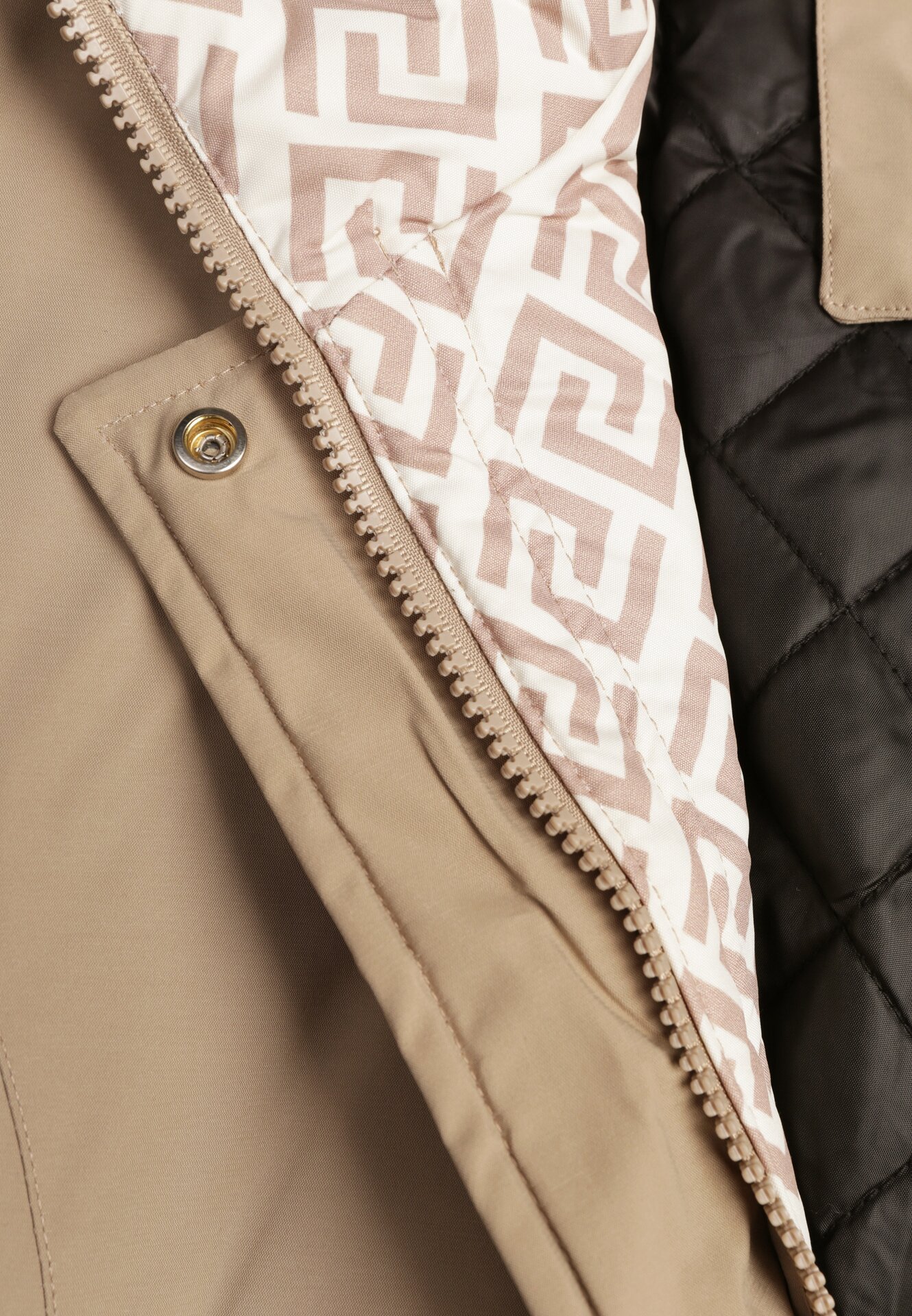 Ciemnobeżowa Kurtka Parka z Kapturem z Ozdobną Wyściółką Tiolara