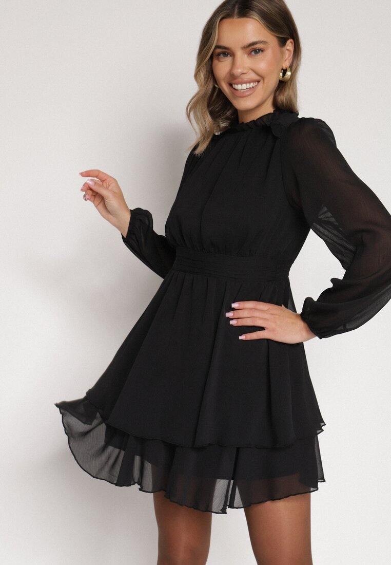 Czarna Rozkloszowana Sukienka Siateczkowa z Bufiastymi Rękawami Isovana