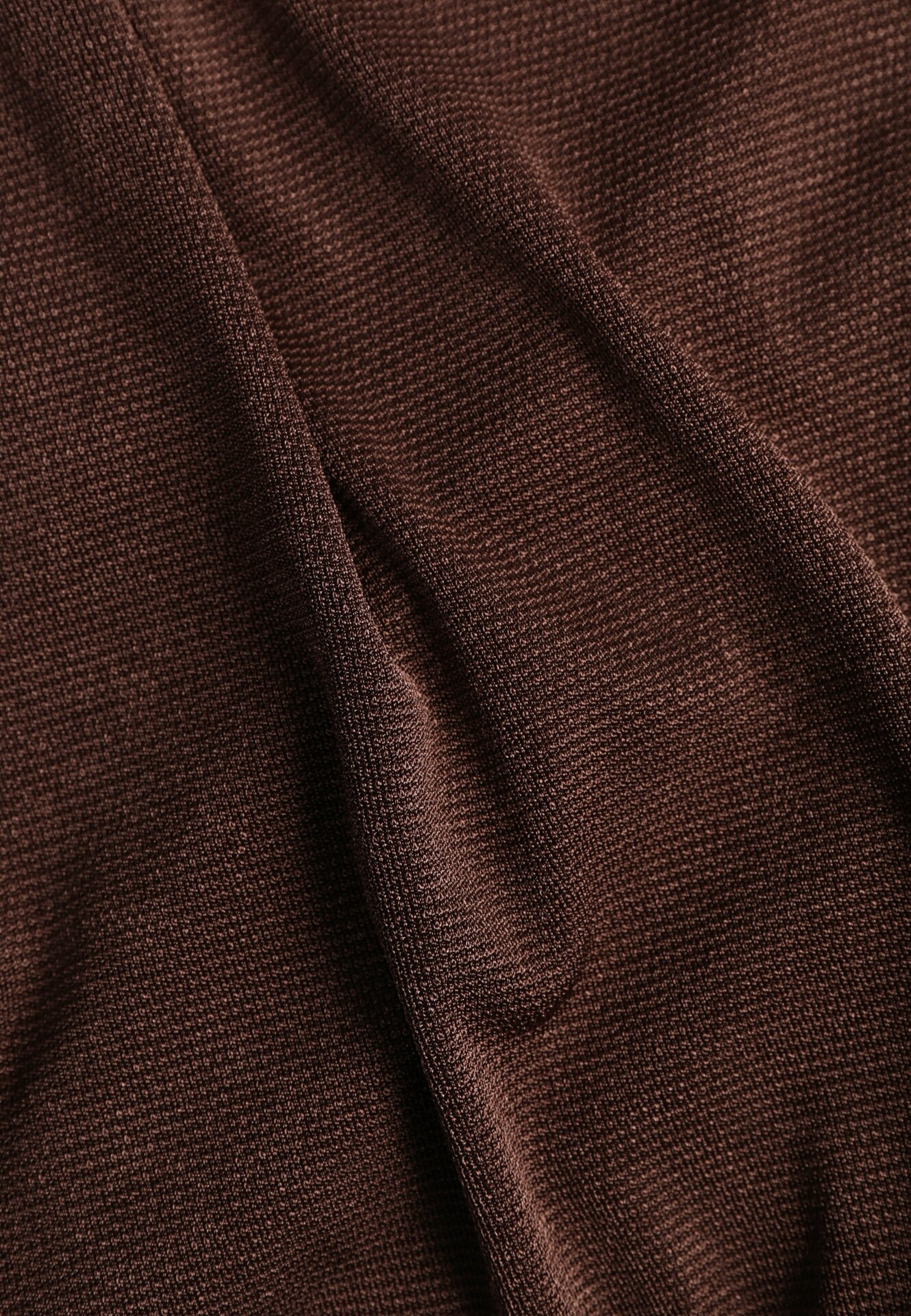 Brązowa Koktajlowa Sukienka Ozdobiona Metaliczną Aplikacją i Marszczeniem z Boku Retima