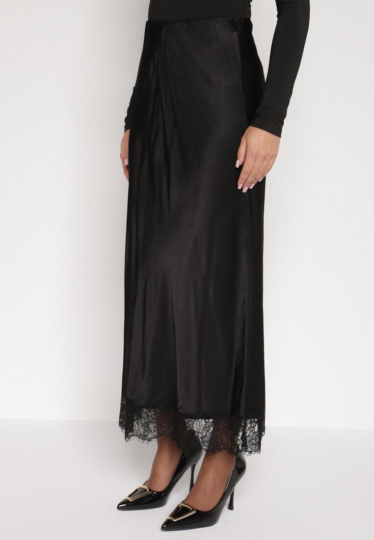 Czarna Satynowa Spódnica z Wiskozy Ozdobiona Koronką Fedare