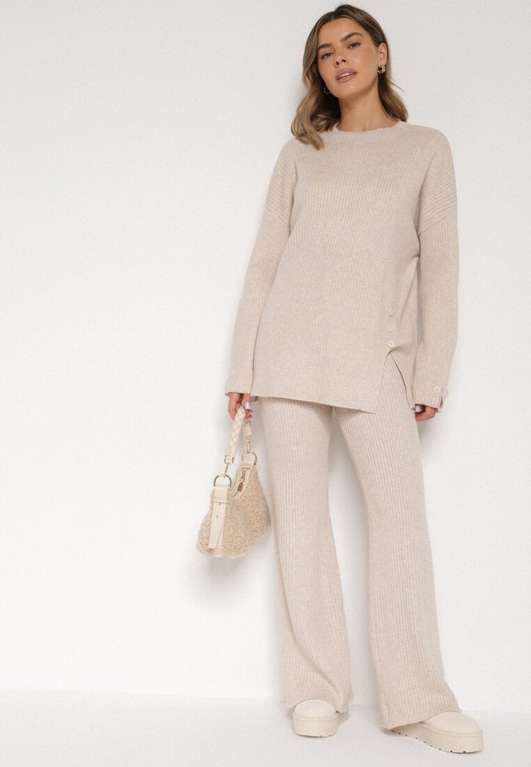 Jasnobeżowy Komplet z Bawełną i Wełną Sweter z Guzikami i Proste Spodnie Reisadia