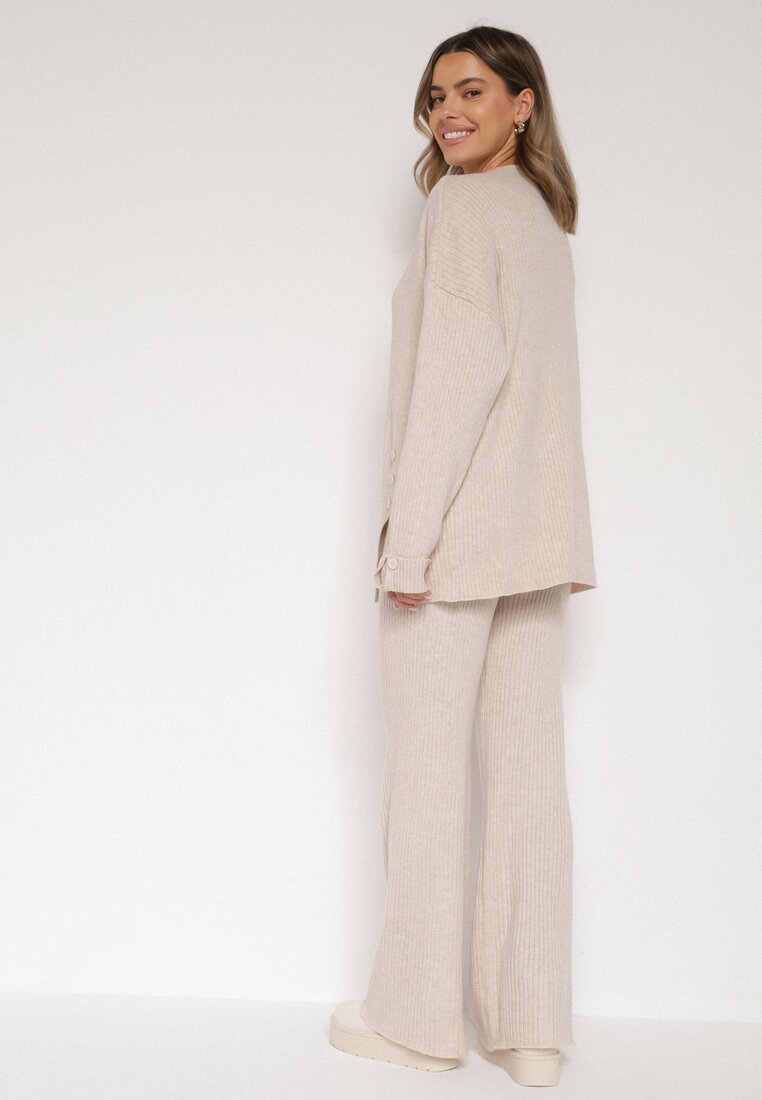 Jasnobeżowy Komplet z Bawełną i Wełną Sweter z Guzikami i Proste Spodnie Reisadia
