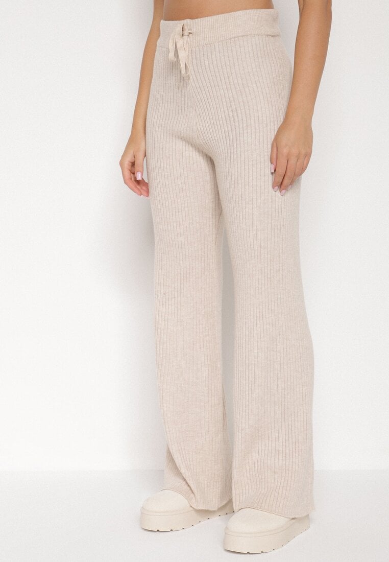 Jasnobeżowy Komplet z Bawełną i Wełną Sweter z Guzikami i Proste Spodnie Reisadia