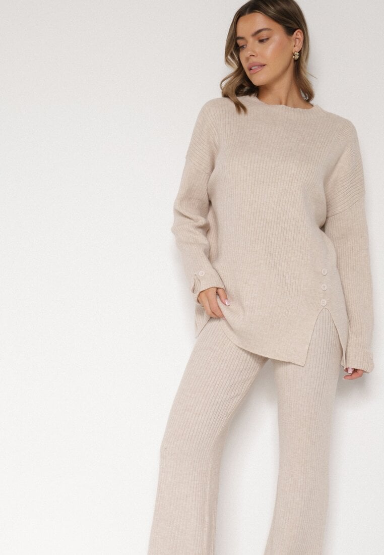 Jasnobeżowy Komplet z Bawełną i Wełną Sweter z Guzikami i Proste Spodnie Reisadia