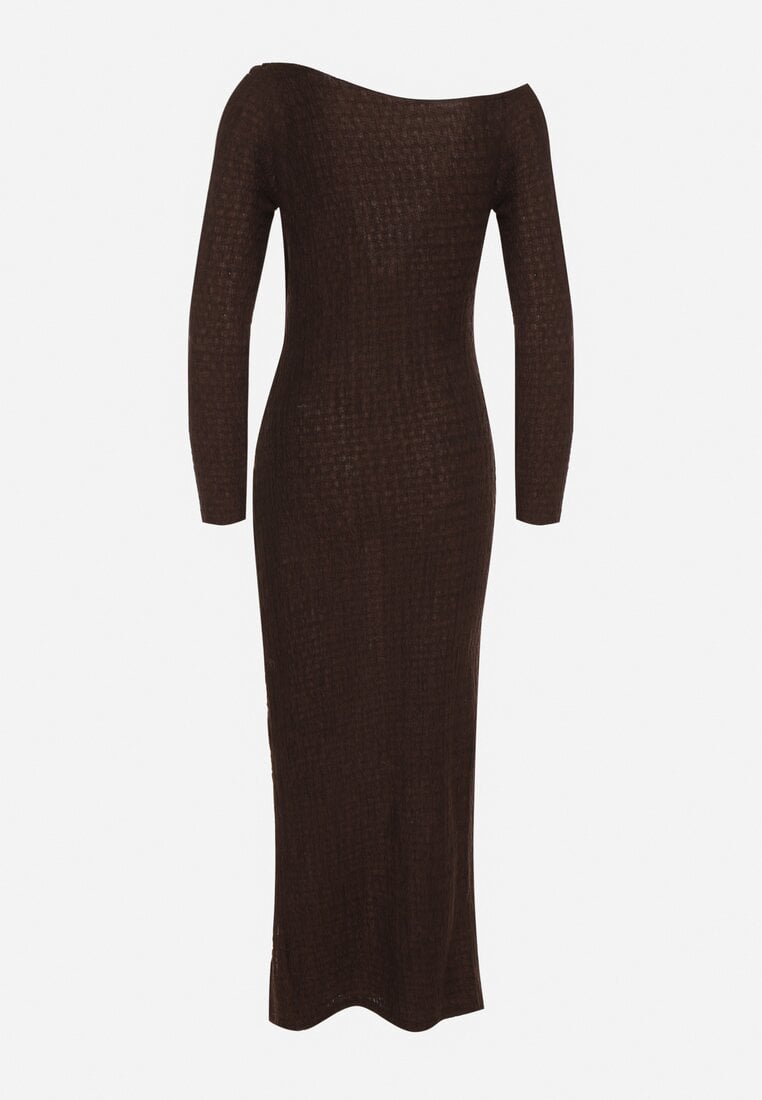 Brązowa Dopasowana Sukienka z Metaliczną Ozdobą na Ramieniu Reilara