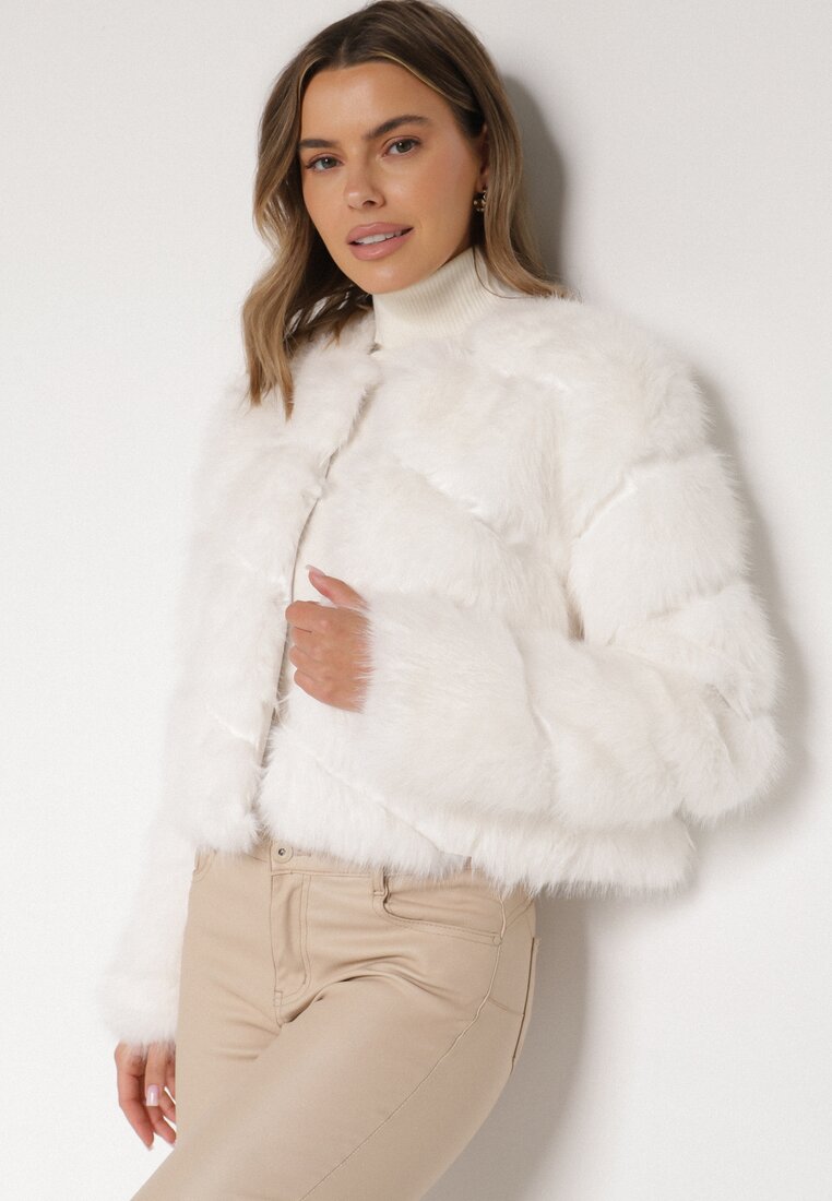 Biała Krótka Kurtka z Futerkiem na Haftki Loreinda