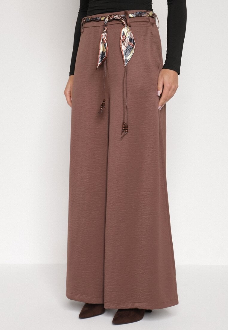 Brązowe Spodnie o Szerokim Kroju Ozdobione Paskiem Tusrina