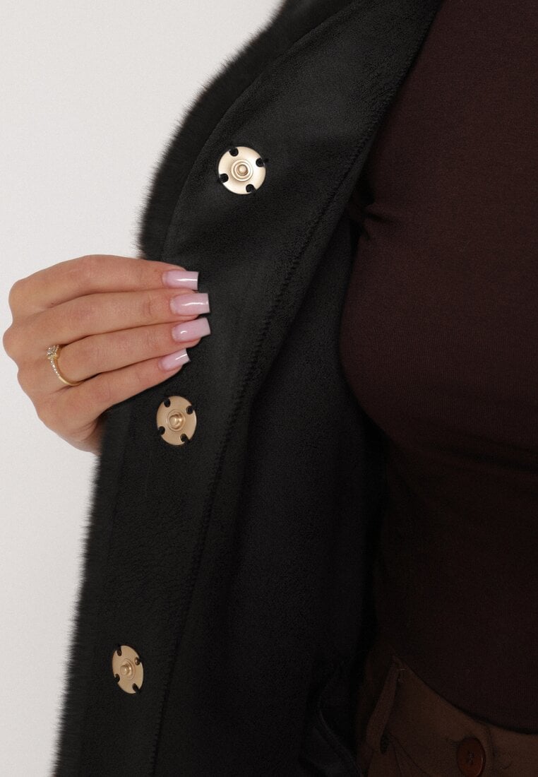 Czarne Ponczo z Futerkiem i Wiązanym Paskiem Monalena