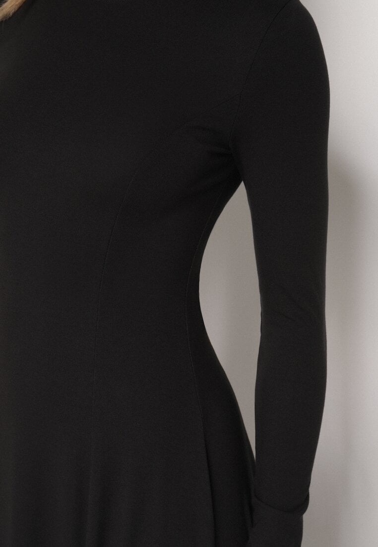 Czarna Bawełniana Sukienka o Rozkloszowanym Kroju Tuselenea